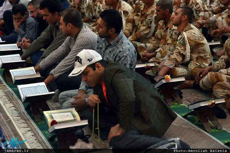 محفل انس با قرآن شرکت کنندگان در سی و چهارمین دوره مسابقات بین المللی قرآن در حرم مطهر امام خمینی(س) 