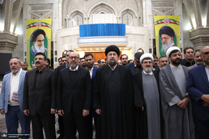 تجدیدمیثاق رئیس و جمعی از کارکنان بنیاد مستضعفان با امام راحل