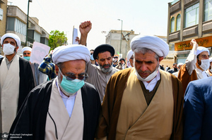 راهپیمایی مردم قم در اعتراض به هتک حرمت تمثال حضرت امام (س)