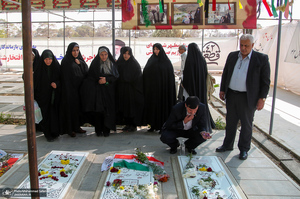 ادای احترام ورزشکاران و قهرمانان پارالمپیکی ایران به مقام شامخ شهدا