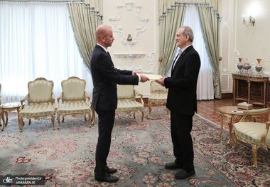 پزشکیان در مراسم دریافت استوارنامه سفیر جدید لبنان: روابط ایران و لبنان صرفاً سیاسی نیست، بلکه پیوندی قلبی و فرهنگی میان دو ملت است/ رژیم صهیونیستی چالش اصلی بی‌ثباتی لبنان و منطقه است