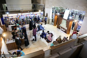 غرفه موسسه تنظیم و نشر آثار امام خمینی(س) در نمایشگاه بین المللی کتاب تهران