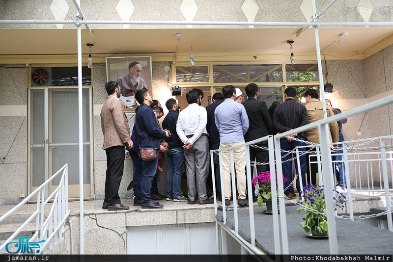 بازدید گردشگران خارچی از بیت امام خمینی (س) در جماران