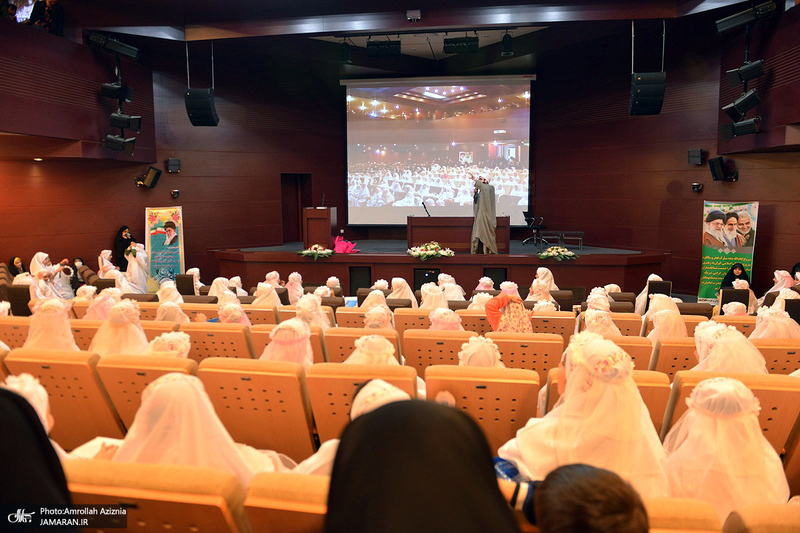 مراسم جشن فرزندان به تکلیف رسیده کارکنان سپاه در حرم مطهر امام خمینی (س)