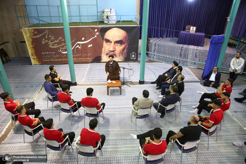 دیدار اعضای تیم ملی فوتبال نوجوانان ایران با سید حسن خمینی