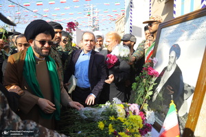 مراسم آغاز دهه فجر در بیت حضرت امام خمینی (س) در قم