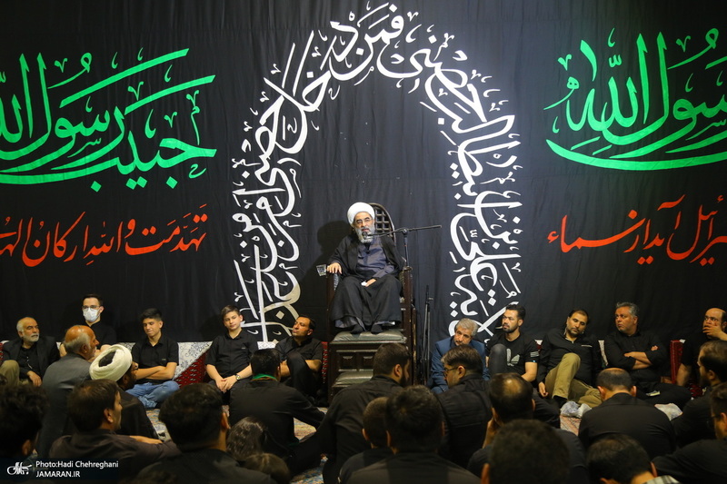 احیای شب بیست و یکم ماه مبارک رمضان در تکیه حاج سید حسن قم