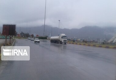 جاده‌های جنوب کرمان با وجود بارش باران باز است