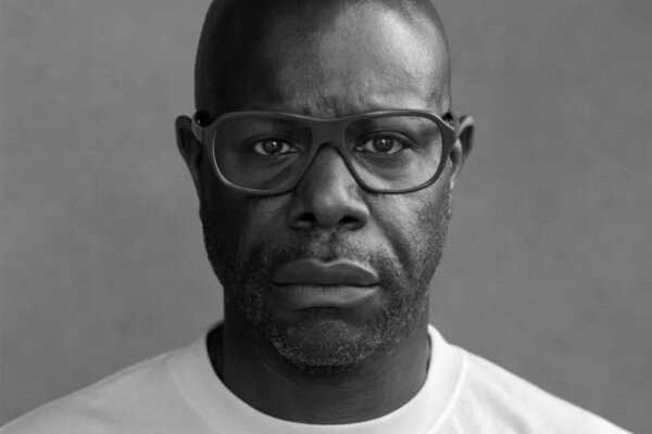 استیو مک‌کویین جایزه کارگردان برجسته را از کمرایمیج می‌گیرد
