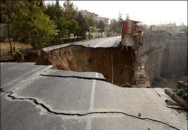 آخرین جزئیات رانش زمین در الیگودرز  قطع ارتباط 147 روستا با مرکز شول آباد