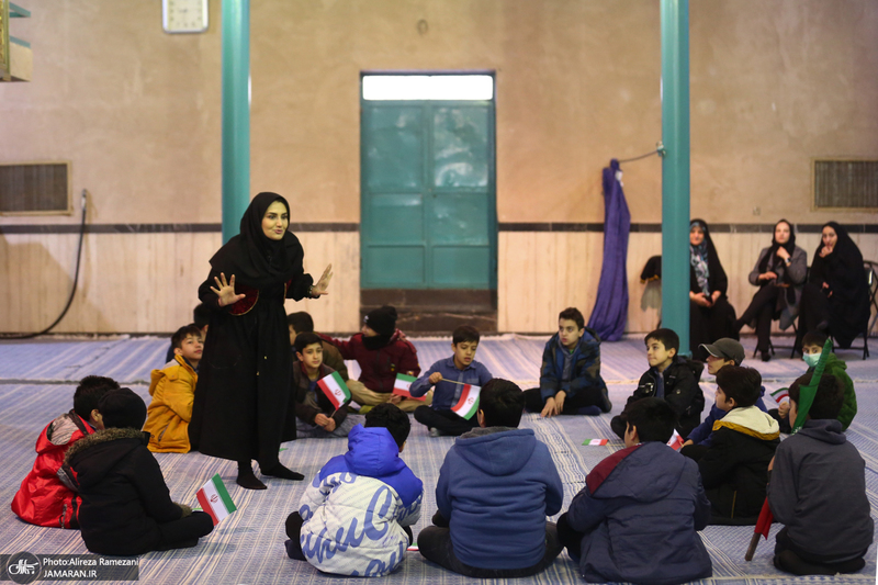 بازدید اقشار مختلف مردم از بیت امام خمینی (س) در جماران-4