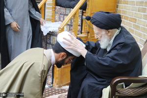 عمامه گذاری طلاب در روز عید مبعث توسط مراجع عظام تقلید‎‎