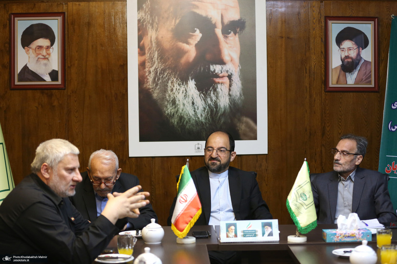 نشست هم اندیشی با ناشران عرب زبان در حسینیه جماران