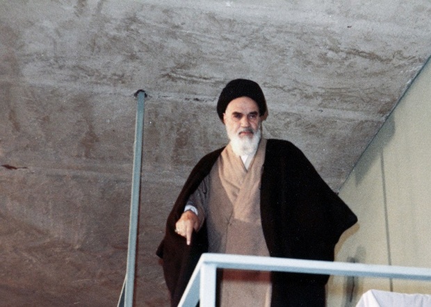 Life, power, knowledge are shadows of God's attributes, Imam Khomeini explained