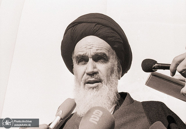 توضیحات امام در پاره ای از مسائل مانند برداشتن مالی از اداره، قرض به خویشان و...