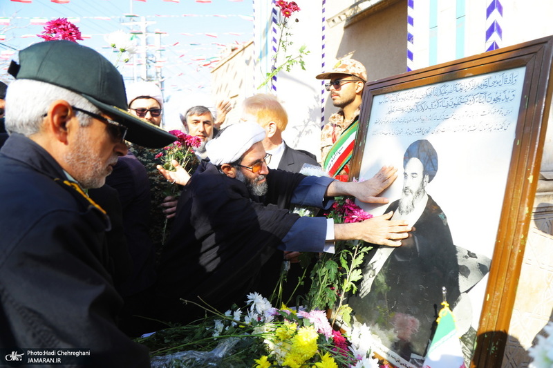 مراسم آغاز دهه فجر در بیت حضرت امام خمینی (س) در قم