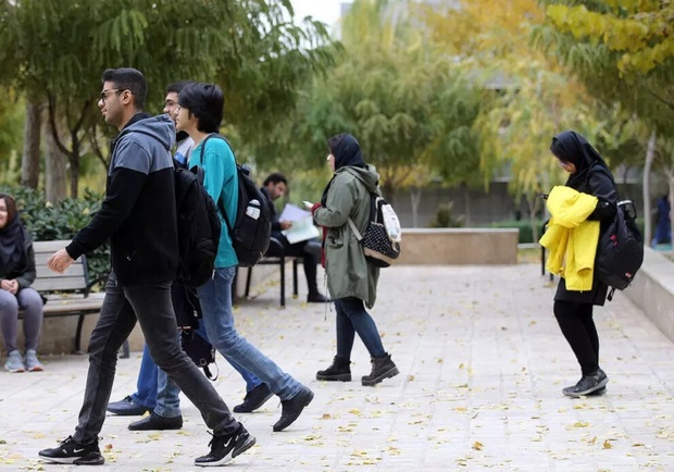 شبحی سرگردان به‌نام قشر بی‌طبقه در جامعه ایران! دلایل رشد ‌درصد جمعیتی نیت ها (NEET) چیست؟