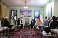 حضور عارف در دفتر حماس و حزب الله در تهران (1)