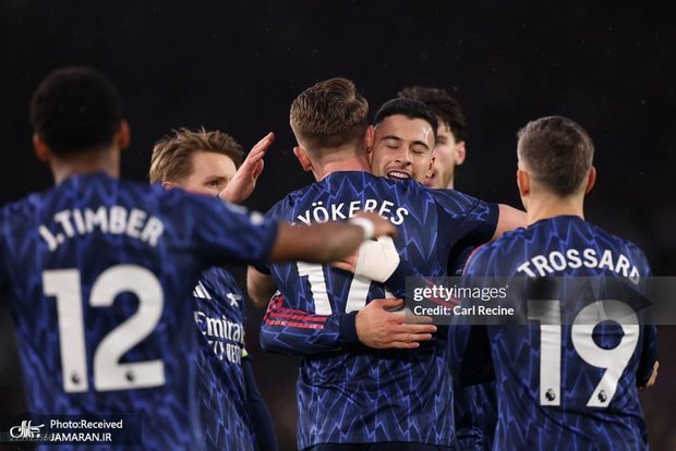 آرسنال به آسانی ۵۳ شد