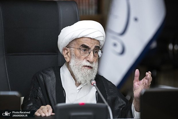 آیت‌الله جنتی: تسخیر لانه جاسوسی، هیمنه آمریکا را در هم شکست/ آمریکا تمام راه‌ها را برای شکست مردم ایران امتحان کرد