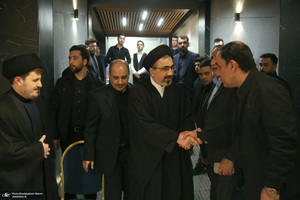 حضور سید حسن خمینی در منزل آیت الله امام جمارانی