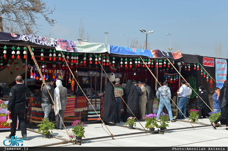 نمایشگاه گردشگری عطر یاس در حرم مطهر امام خمینی(س)