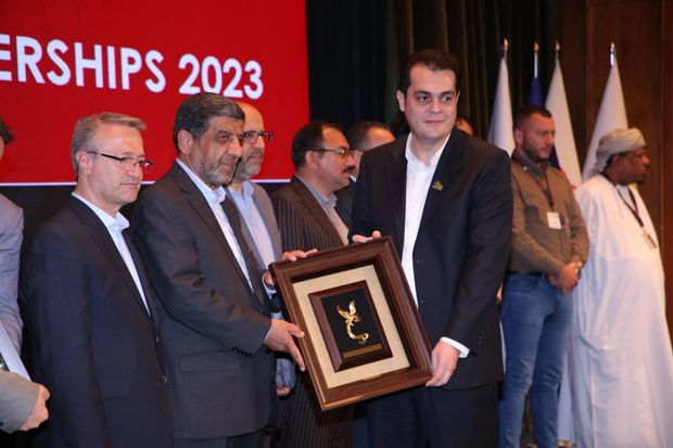 تکریم نشطاء وشرکات صناعة السیاحة العلاجیة فی إیران بحضور وزیر السیاحة