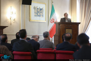 نشست مسئولان و دست اندرکاران مراسم بیست و نهمین سالگرد بزرگداشت امام خمینی(س)