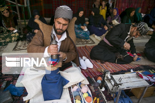 دولت از فعالان گردشگری و صنایع دستی حمایت می‌کند