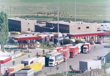 تعرفه گمرکی واردات را از صنم بلاغی کاهش داد