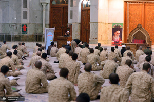 محفل انس با قرآن پرسنل وظیفه مرکز آموزش شهید اسدی دژبان کل ارتش در حرم امام خمینی (س)