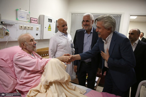 عیادت جمعی از شخصیت های سیاسی و فرهنگی از سید محمد خاتمی - 2