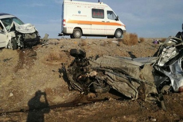 برخورد تریلر و سواری در جاده کاشان- بادورد سه کشته برجا گذاشت