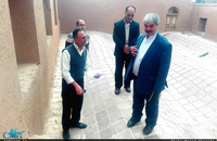 بازدید معاون اداری مالی موسسه تنظیم و نشر آثار امام خمینی(س) از بیت و زادگاه امام در خمین