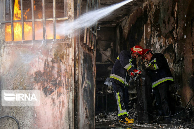 آتش‌سوزی در نازی‌آباد تهران ۳۰ نجات یافته داشت