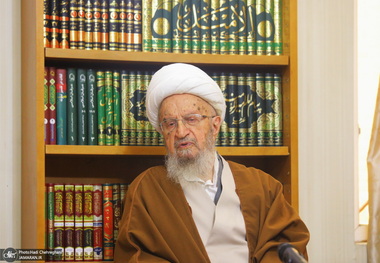 آیت‌الله العظمی مکارم شیرازی: هیچ مسلمان آزاده‌ای تهدید رهبر معظم انقلاب را برنمی‌تابد/ وجود رهبری به عنوان حافظ کیان شیعه بلکه امت اسلامی نقطه‌ای حساس در عقیده ماست
