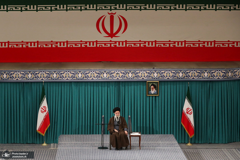 دیدار جمعی از رأی اولی‌ها و خانواده‌های شهدا با رهبر معظم انقلاب
