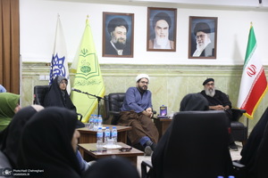 معرفی و بررسی کتاب «معبد زیر زمینی» در نشست عصرانه داستان قم