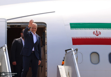 پزشکیان وارد بندرعباس شد