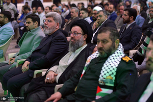 اجتماع بزرگ کارگران به مناسبت سالگرد شهادت حاج قاسم سلیمانی در حرم امام خمینی (س)
