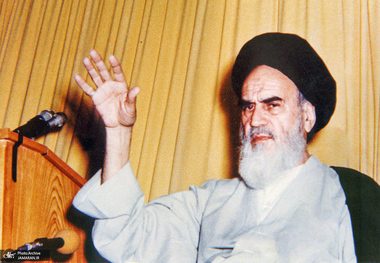 ریل جماران/  17 شهریور  ایام اللَّه است؛ این ایام الهی هست که ملت ما را بیدار می کند