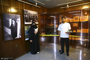 بازدید جمعی از دانشجویان کشور عراق از بیت امام خمینی درجماران