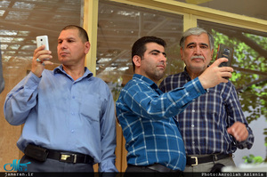 بازدید جمعی از کار کنان حرم امام(س) از حسینیه جماران