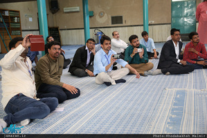 بازدید جمعی از خبرنگاران کشور هند از بیت امام خمینی (س) در جماران