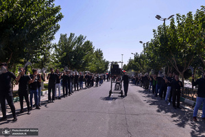 عزاداری ظهر عاشورا در حرم مطهر امام خمینی(س)