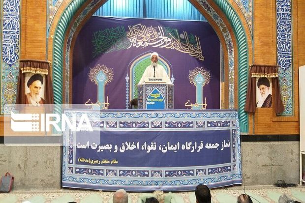 امام جمعه آبادان: فتنه‌های دشمن با بصیرت و اطاعت از رهبری خنثی می‌شوند