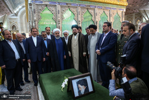 تجدید میثاق رییس جمهور و اعضای دولت با آرمان های امام خمینی(س)