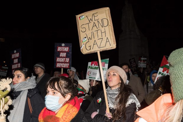 تجمع مقابل پارلمان انگلیس در اعتراض به حمایت از اسرائیل + عکس ها