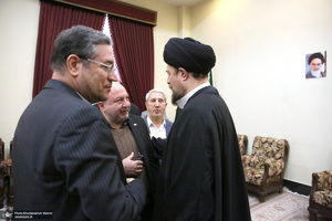 دیدار رییس و جمعی از معاونان و کارکنان ستاد اجرایی فرمان حضرت امام با سید حسن خمینی