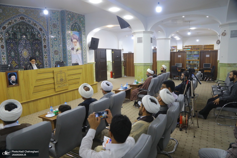 نشست «قرآن و عترت، محور اتحاد مسلمانان در اندیشه امام خمینی(س)» به زبان اردو